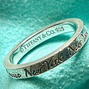 Tiffany and Co. notes collection fifth Avenue ring size 6